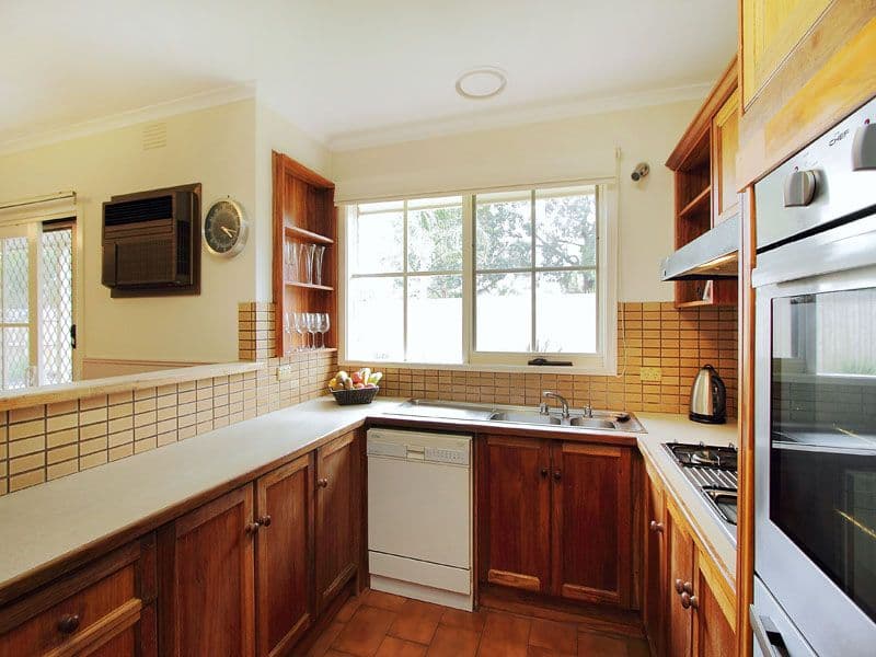 6 Holland Avenue, DINGLEY VILLAGE VIC 3172, Dingley Village - Thumbnail 4