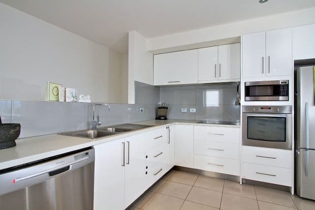 5 Griffith Mews, Pakenham VIC 3810, Pakenham - Thumbnail 2