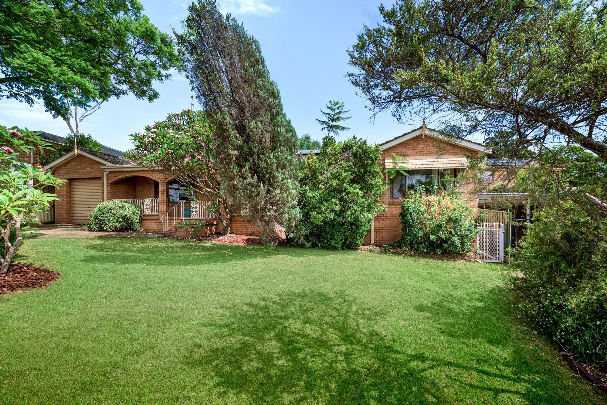 9 Bimbadeen Avenue, Bradbury NSW 2560, Bradbury - Image 1