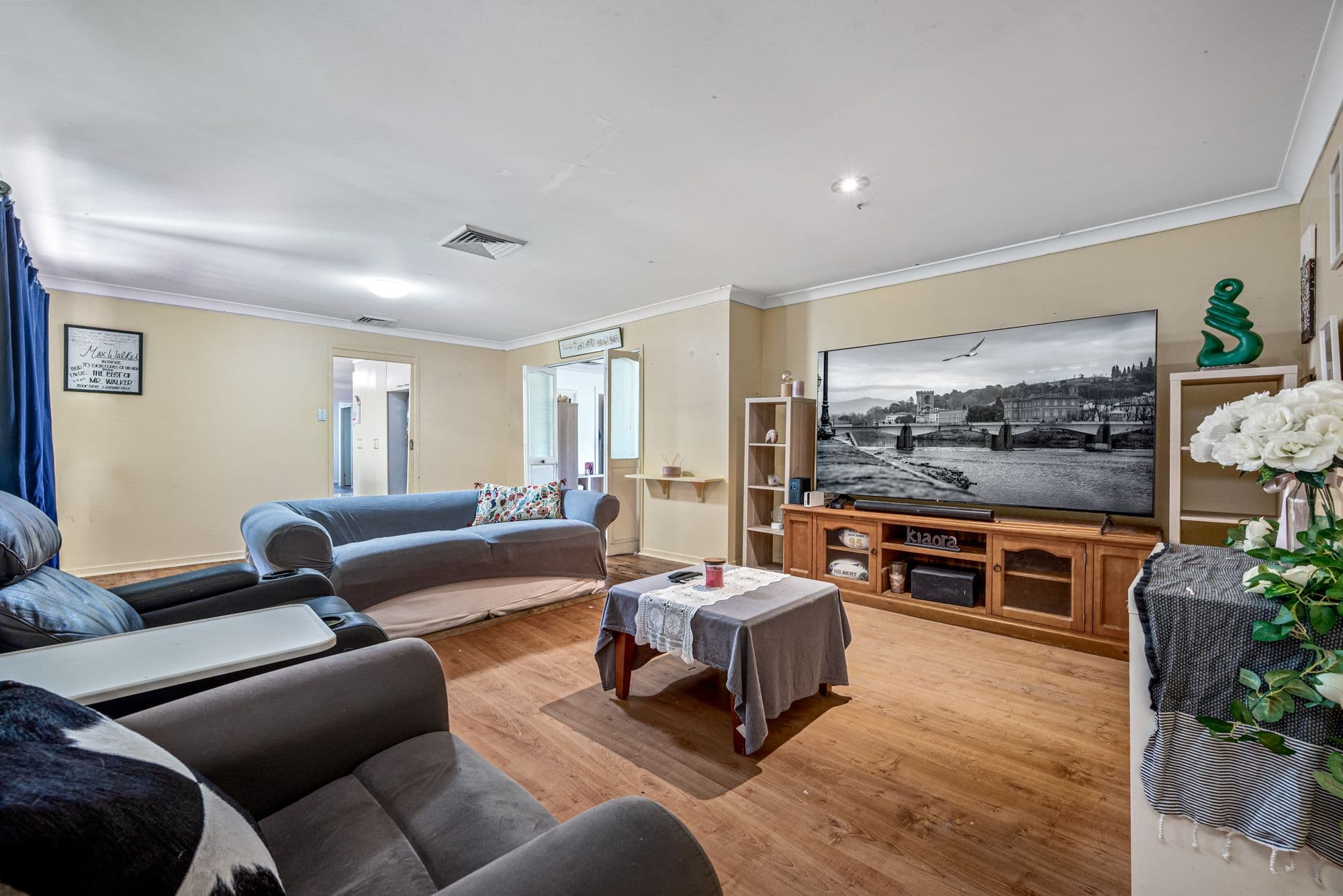 9 Bimbadeen Avenue, Bradbury NSW 2560, Bradbury - Thumbnail 2