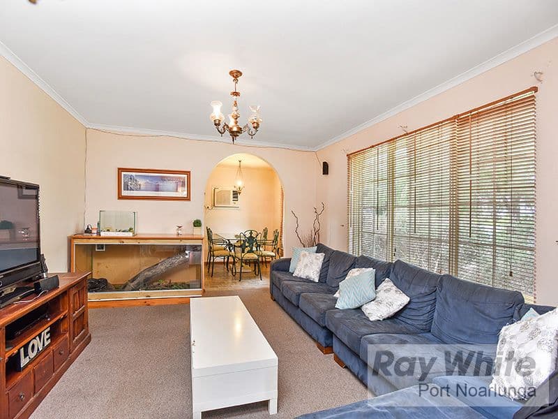 11 Gundowringa Avenue, Happy Valley SA 5159, Happy Valley - Thumbnail 2