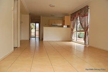 11 Thistle Street, Regents Park QLD 4118, Regents Park - Thumbnail 3