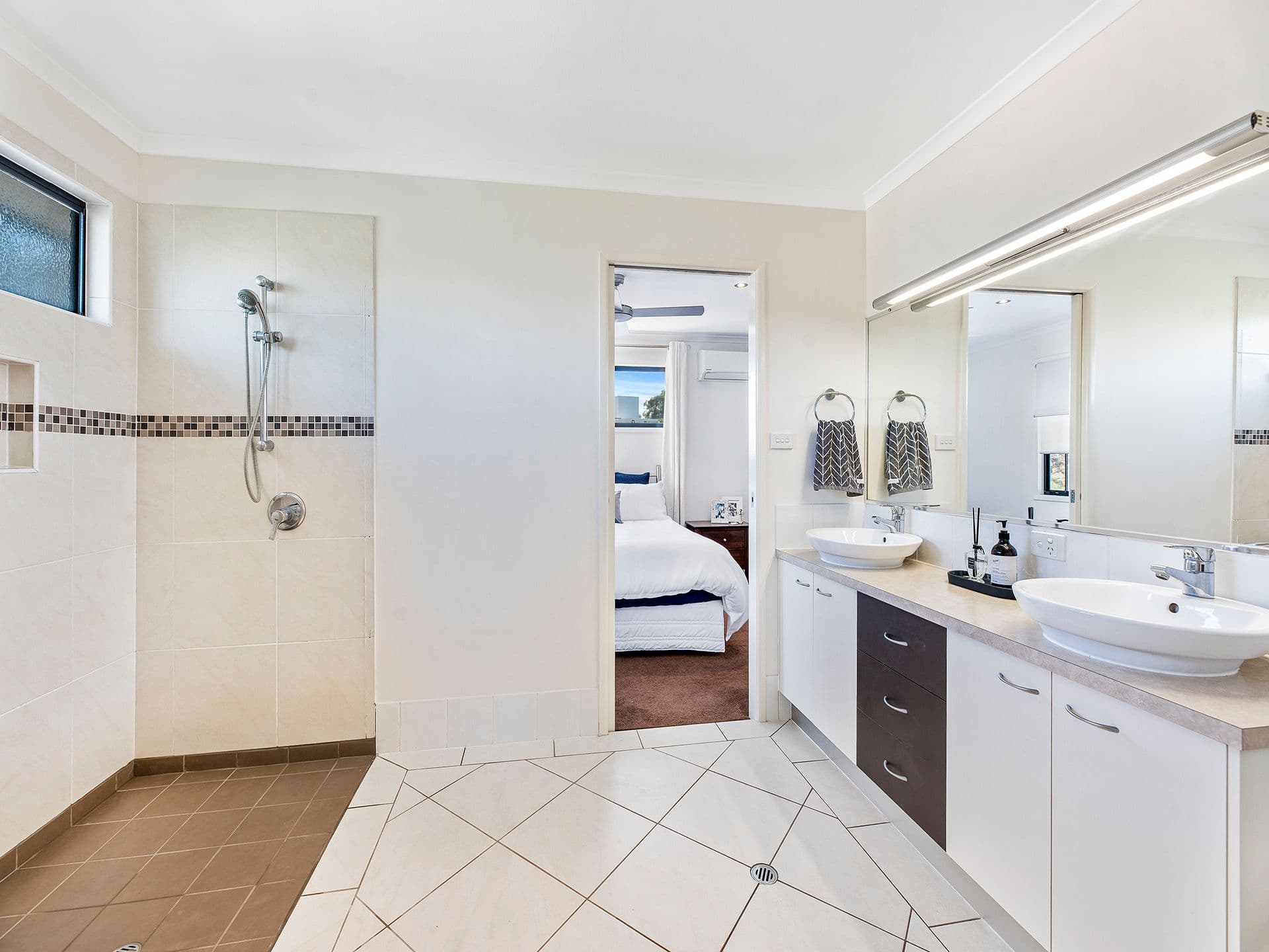17 Minchinton Street, Caloundra QLD 4551, Caloundra - Thumbnail 8
