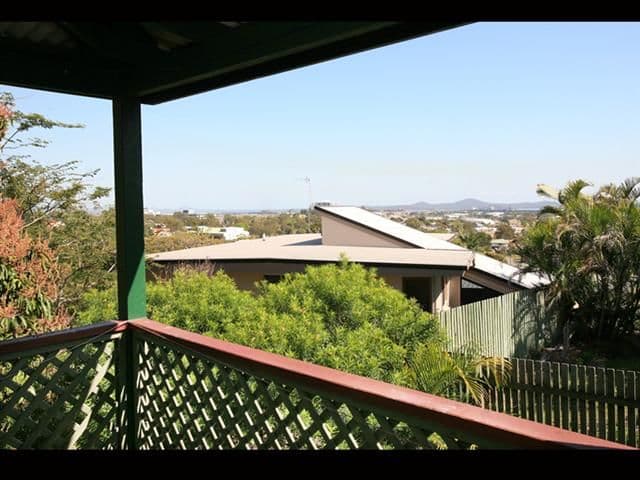 2 Hill Crescent, GLADSTONE QLD 4680, West Gladstone - Thumbnail 2
