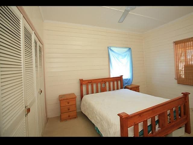 2 Hill Crescent, GLADSTONE QLD 4680, West Gladstone - Thumbnail 3