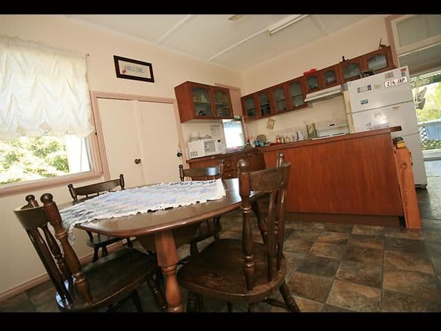 2 Hill Crescent, GLADSTONE QLD 4680, West Gladstone - Thumbnail 5