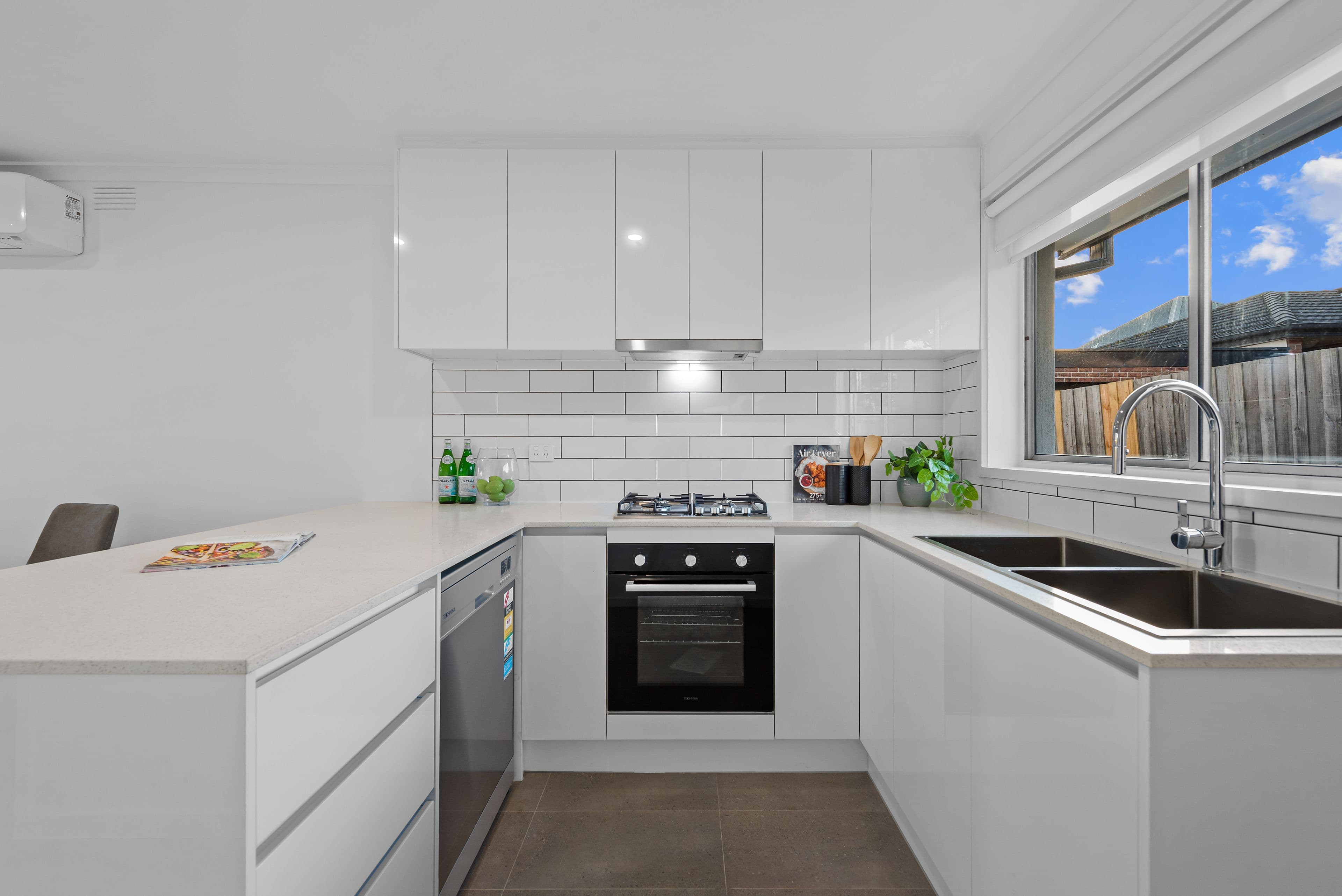 10 Imperial Avenue, Bayswater VIC 3153, Bayswater - Thumbnail 5