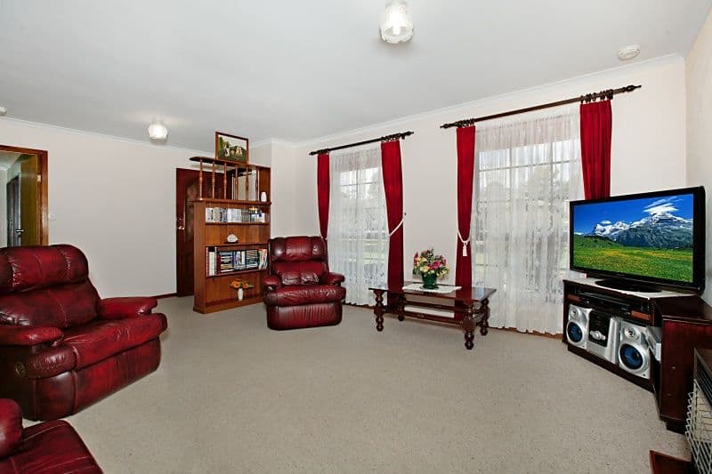 38 Gooronga Drive, CRAIGMORE SA 5114, Craigmore - Thumbnail 2
