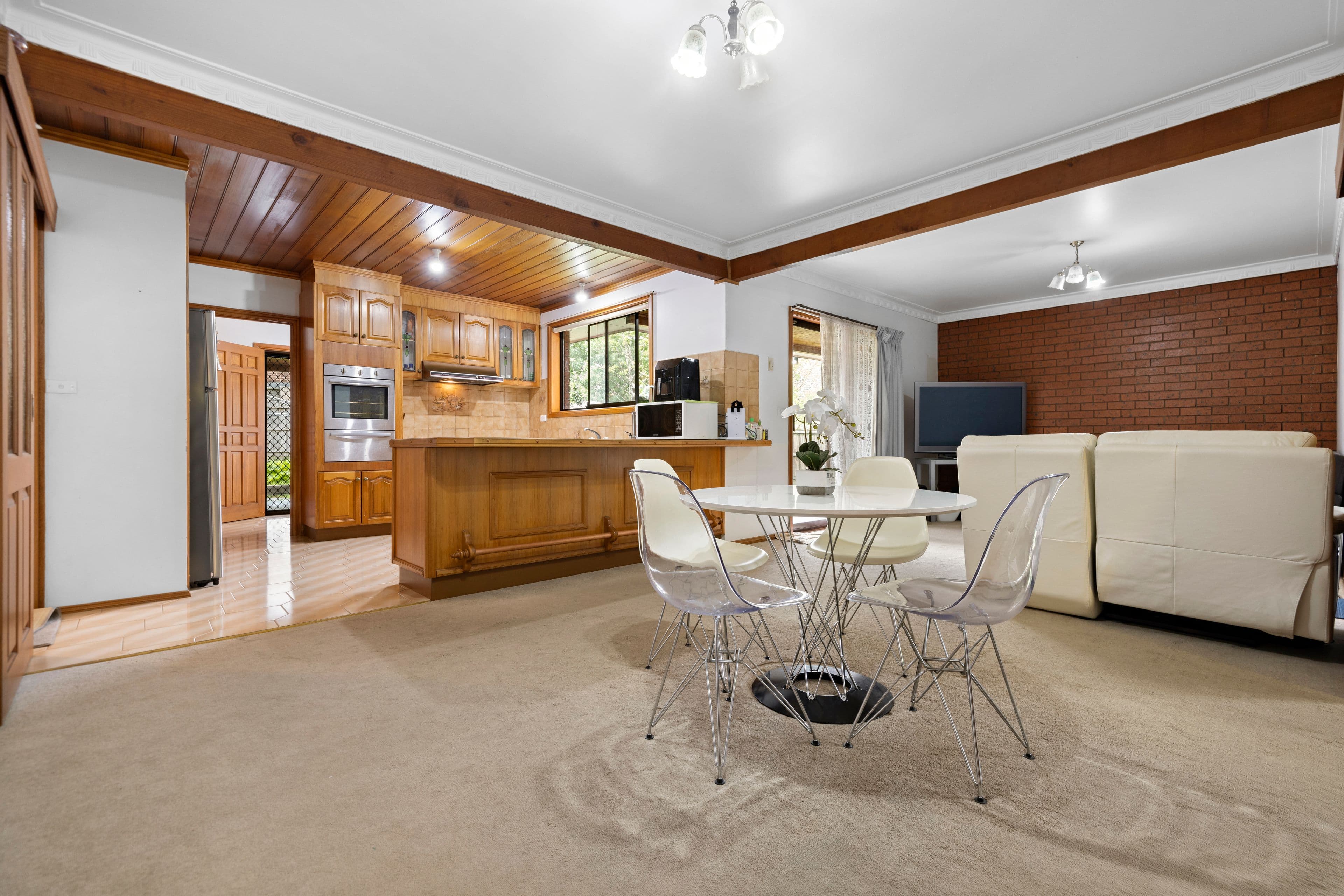 4 Silverton Drive, Ferntree Gully VIC 3156, Ferntree Gully - Thumbnail 3