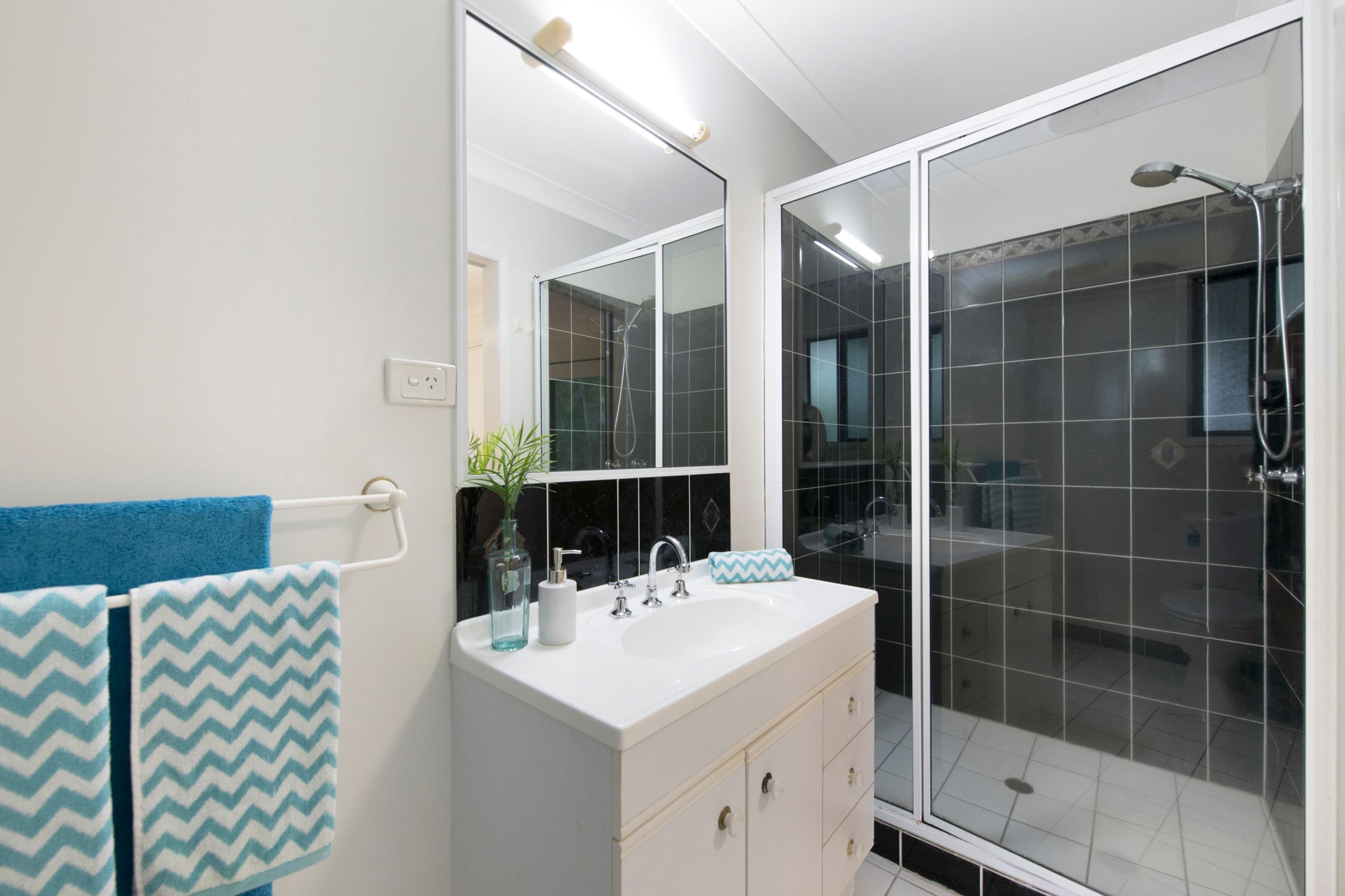 116-118 Martinez Avenue, West End QLD 4810, West End - Thumbnail 8