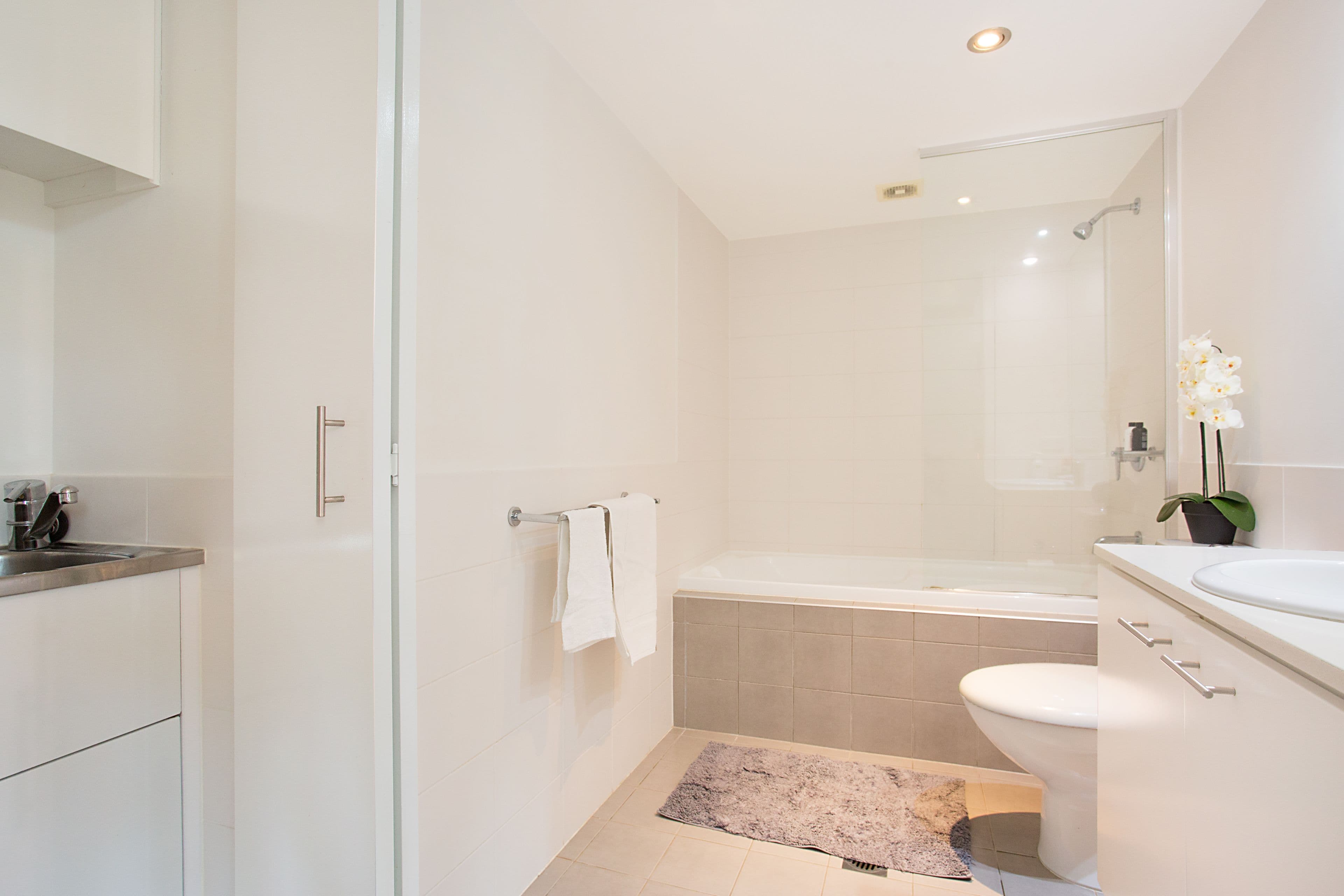 2102 'Freshwater Point' 33 T E Peters Drive, Broadbeach Waters QLD 4218, Broadbeach Waters - Thumbnail 6