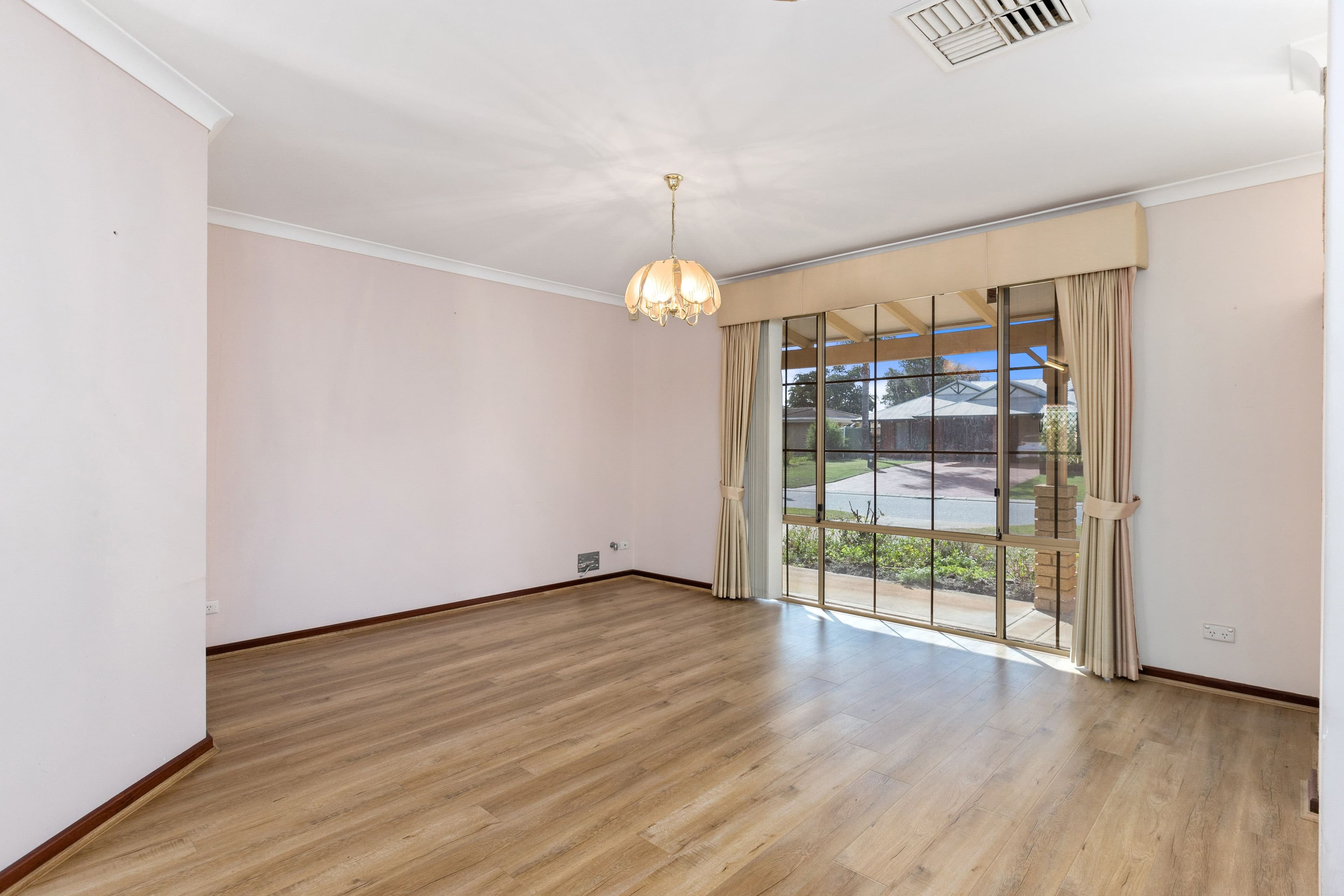 10 Sandridge Street, Gosnells WA 6110, Gosnells - Thumbnail 3