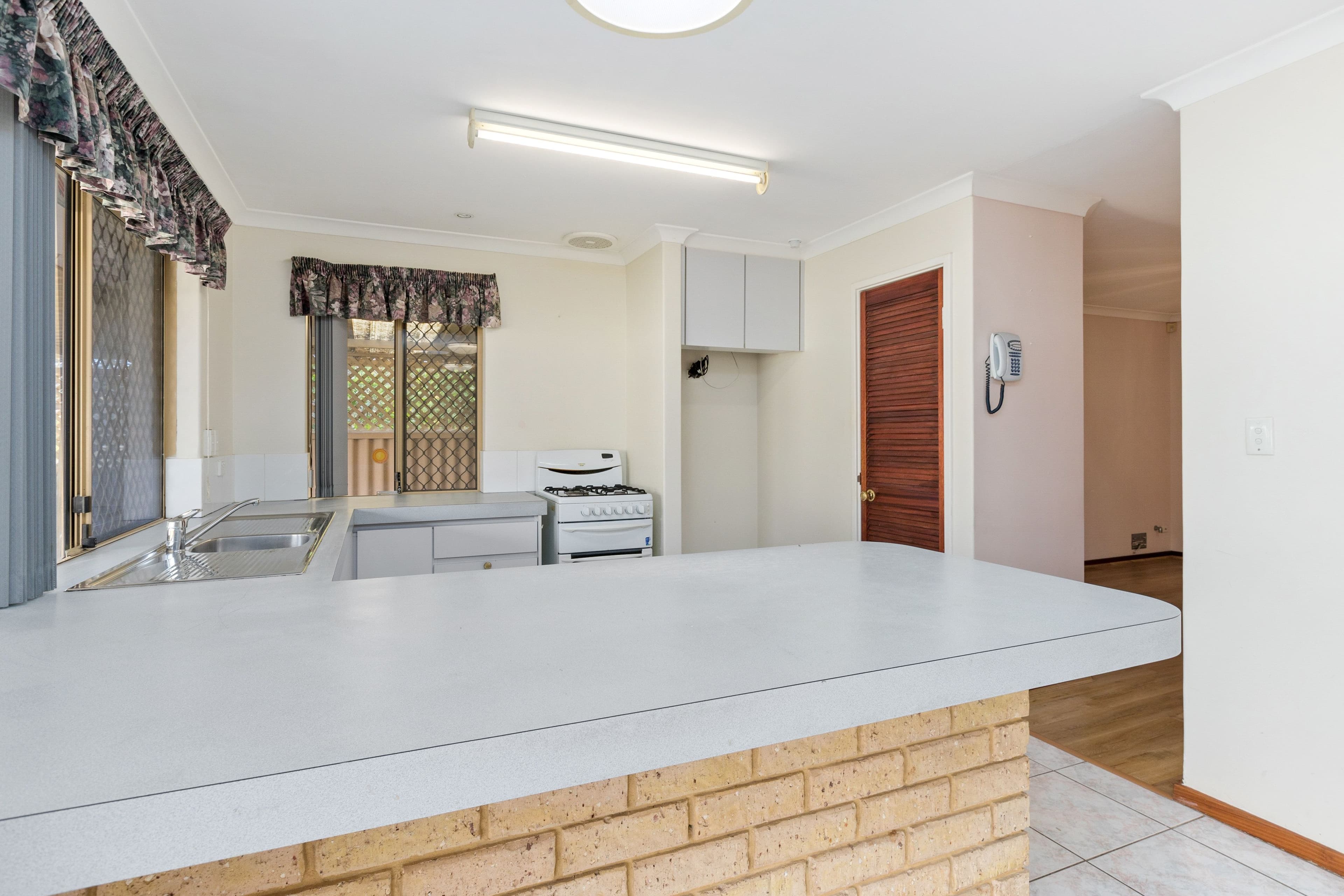 10 Sandridge Street, Gosnells WA 6110, Gosnells - Thumbnail 7