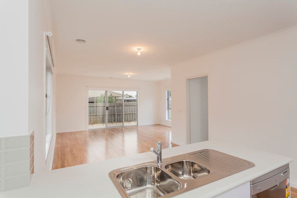 31-33 Helms Street, NEWCOMB VIC 3219, Newcomb - Thumbnail 3