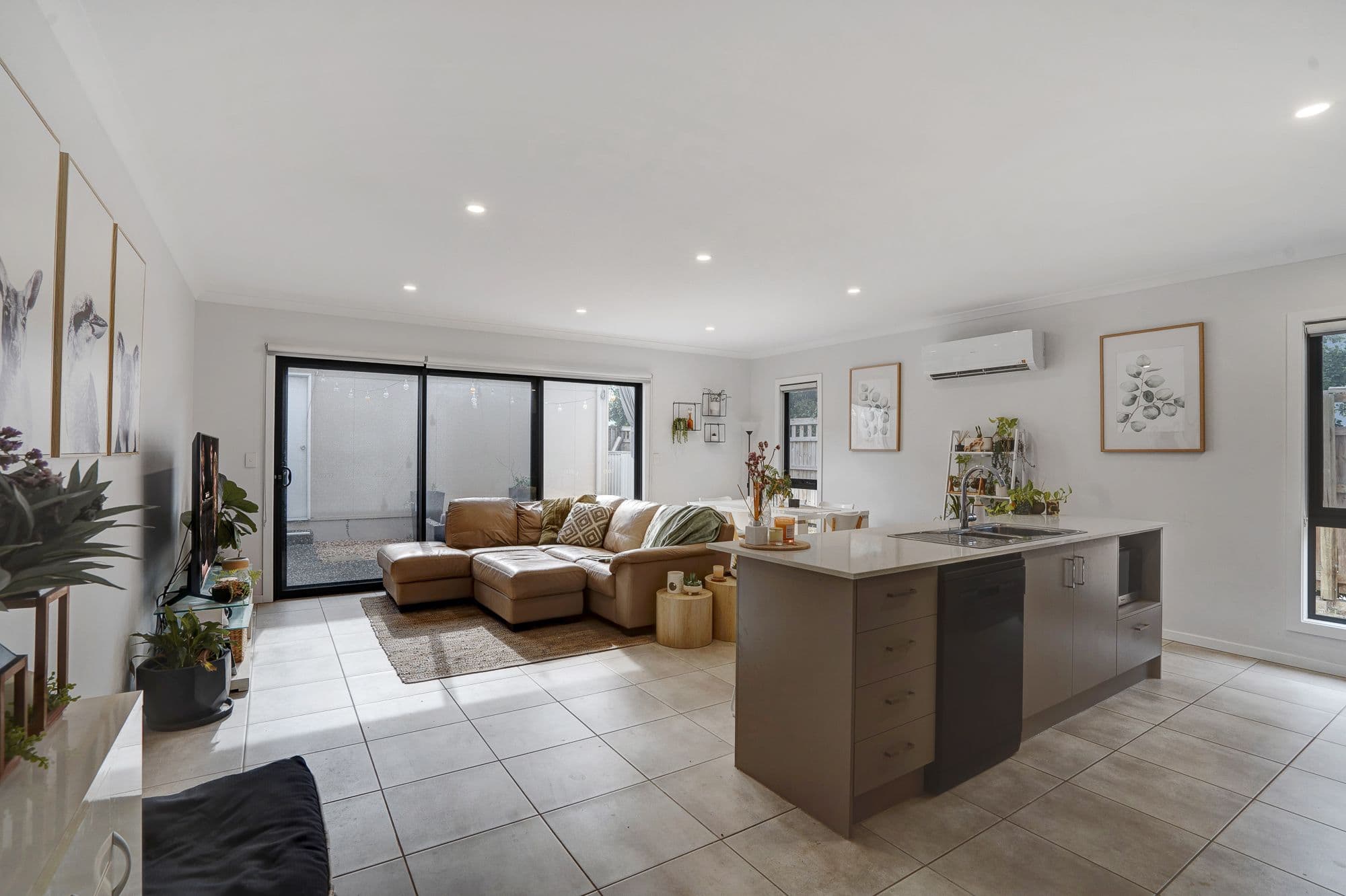 73 Sutherland Drive, Strathpine QLD 4500, Strathpine - Thumbnail 3