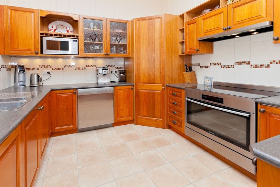 19 Framont Avenue, HOLLAND PARK QLD 4121, Holland Park - Thumbnail 3