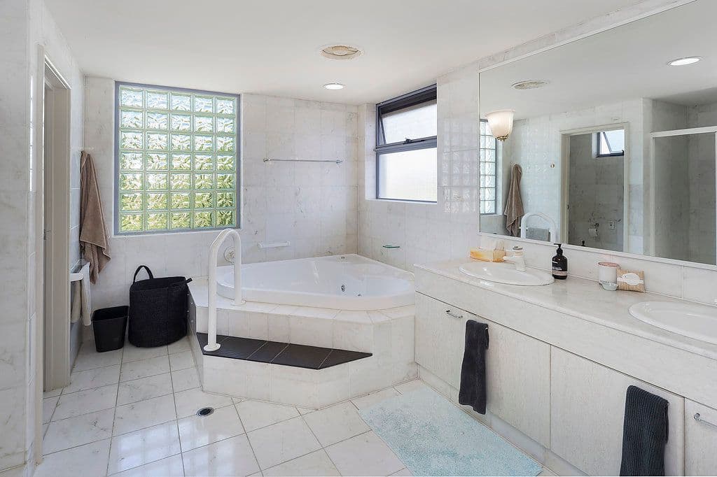 6275 Timberview Court, Sanctuary Cove QLD 4212, Hope Island - Thumbnail 7
