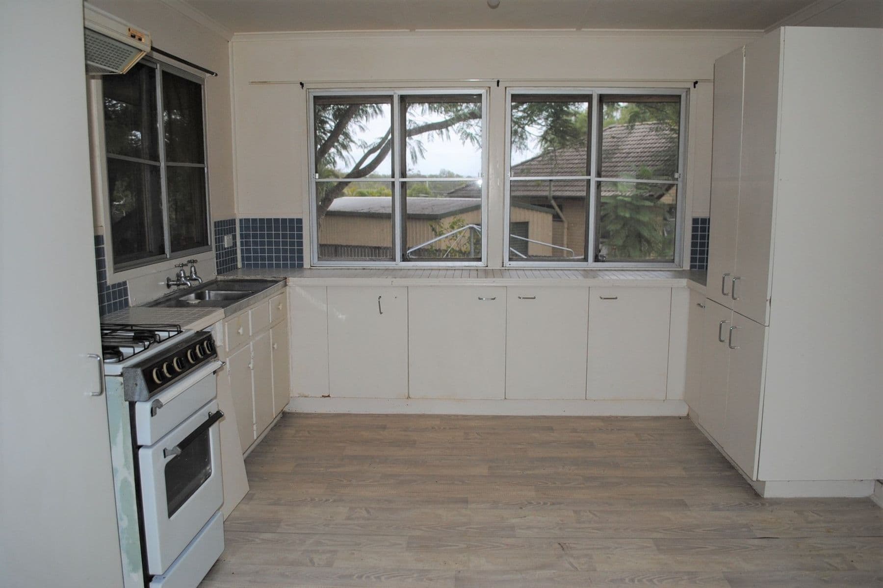 2 Baillieston Street, Leichhardt QLD 4305, Leichhardt - Thumbnail 4