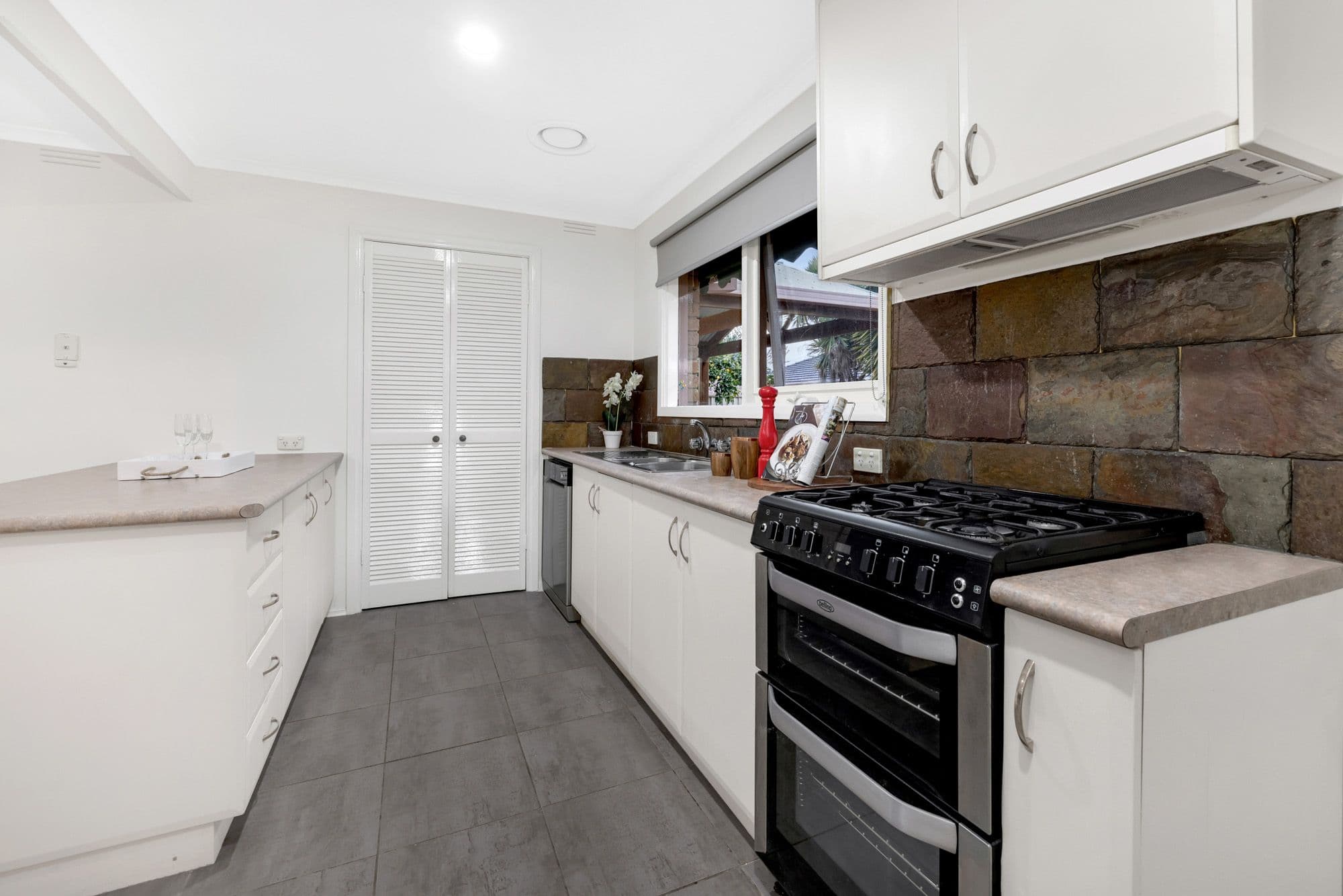 28 Broadway Boulevard, Wyndham Vale VIC 3024, Wyndham Vale - Thumbnail 5