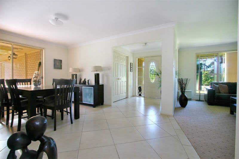 2/102 Alexander Drive, Highland Park, QLD, 4211, Highland Park - Thumbnail 2