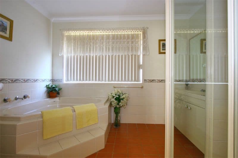 2/102 Alexander Drive, Highland Park, QLD, 4211, Highland Park - Thumbnail 3