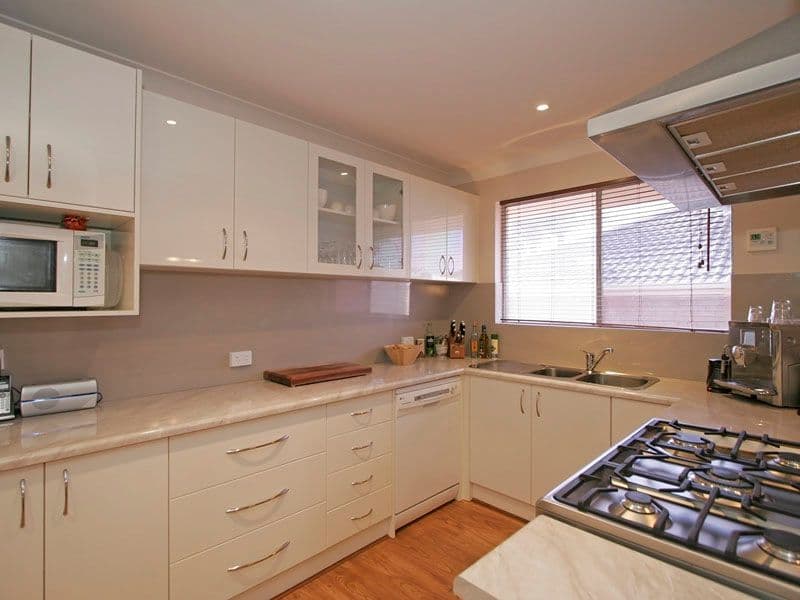 10 Derrick Street, REDLYNCH, QLD, 4870, Redlynch - Thumbnail 2