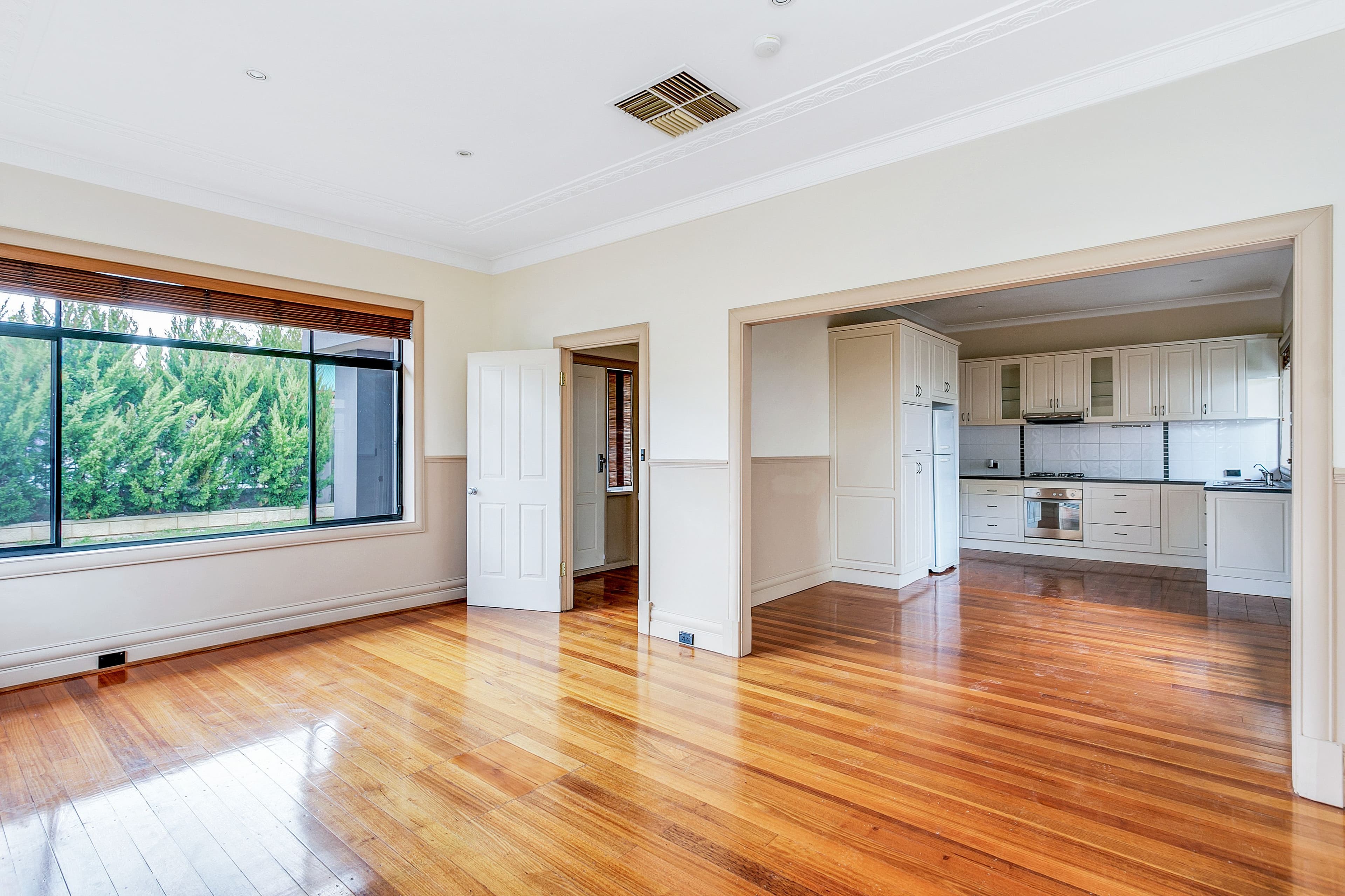 15 Montacute Road, Campbelltown SA 5074, Campbelltown - Thumbnail 2
