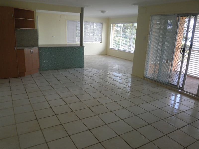 216 The Esplanade, BURLEIGH HEADS QLD 4220, Burleigh Heads - Thumbnail 4