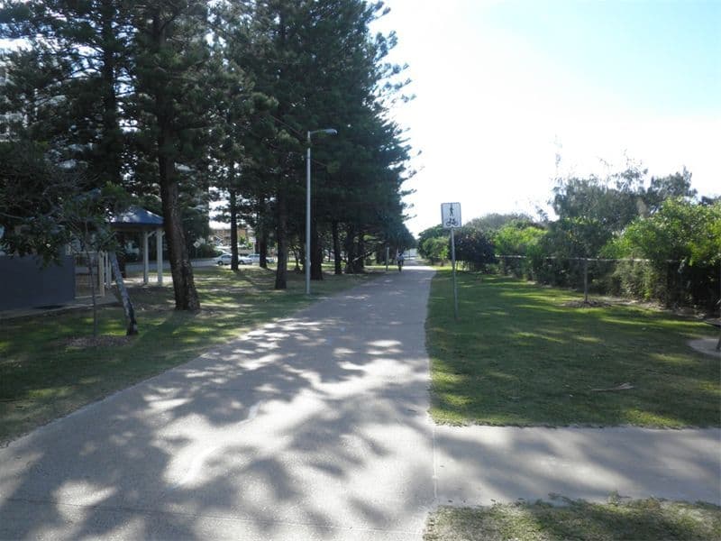 216 The Esplanade, BURLEIGH HEADS QLD 4220, Burleigh Heads - Thumbnail 7