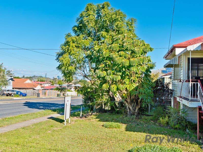 212 Webster Road, Stafford QLD 4053, Stafford - Thumbnail 2