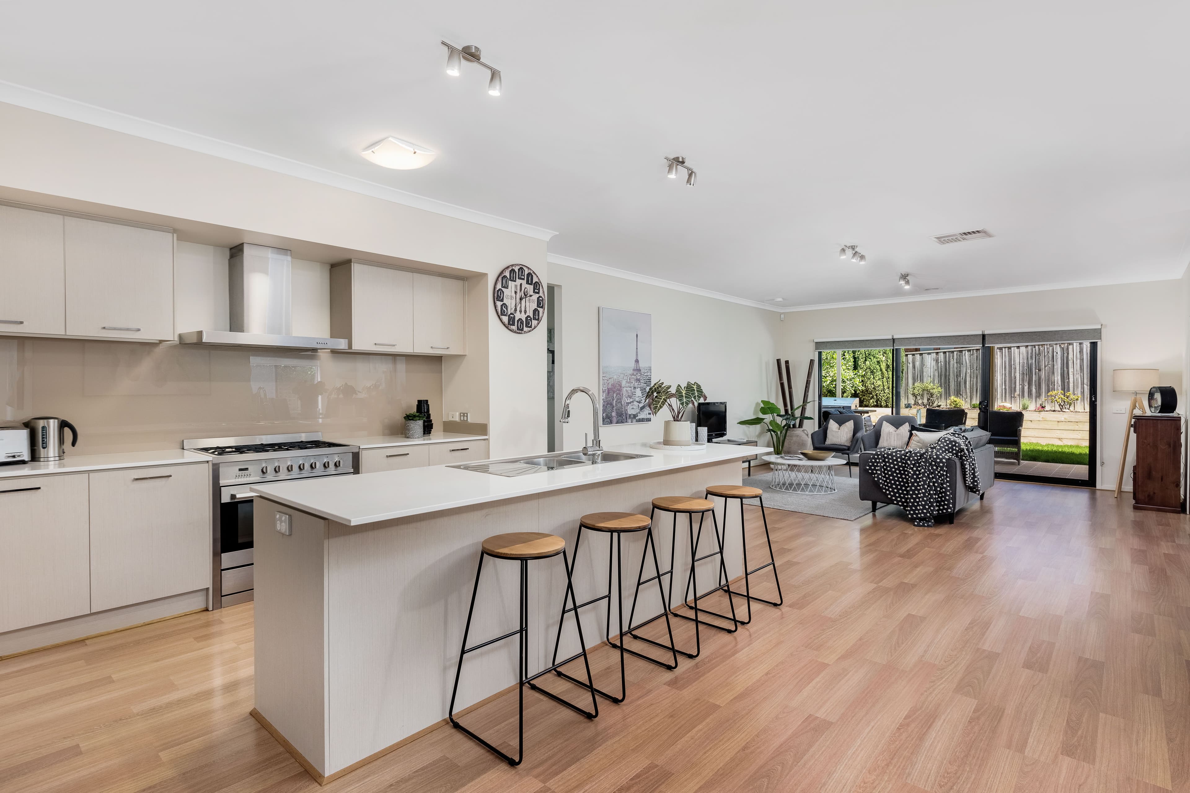 24 Cairn Drive, South Morang VIC 3752, South Morang - Thumbnail 3