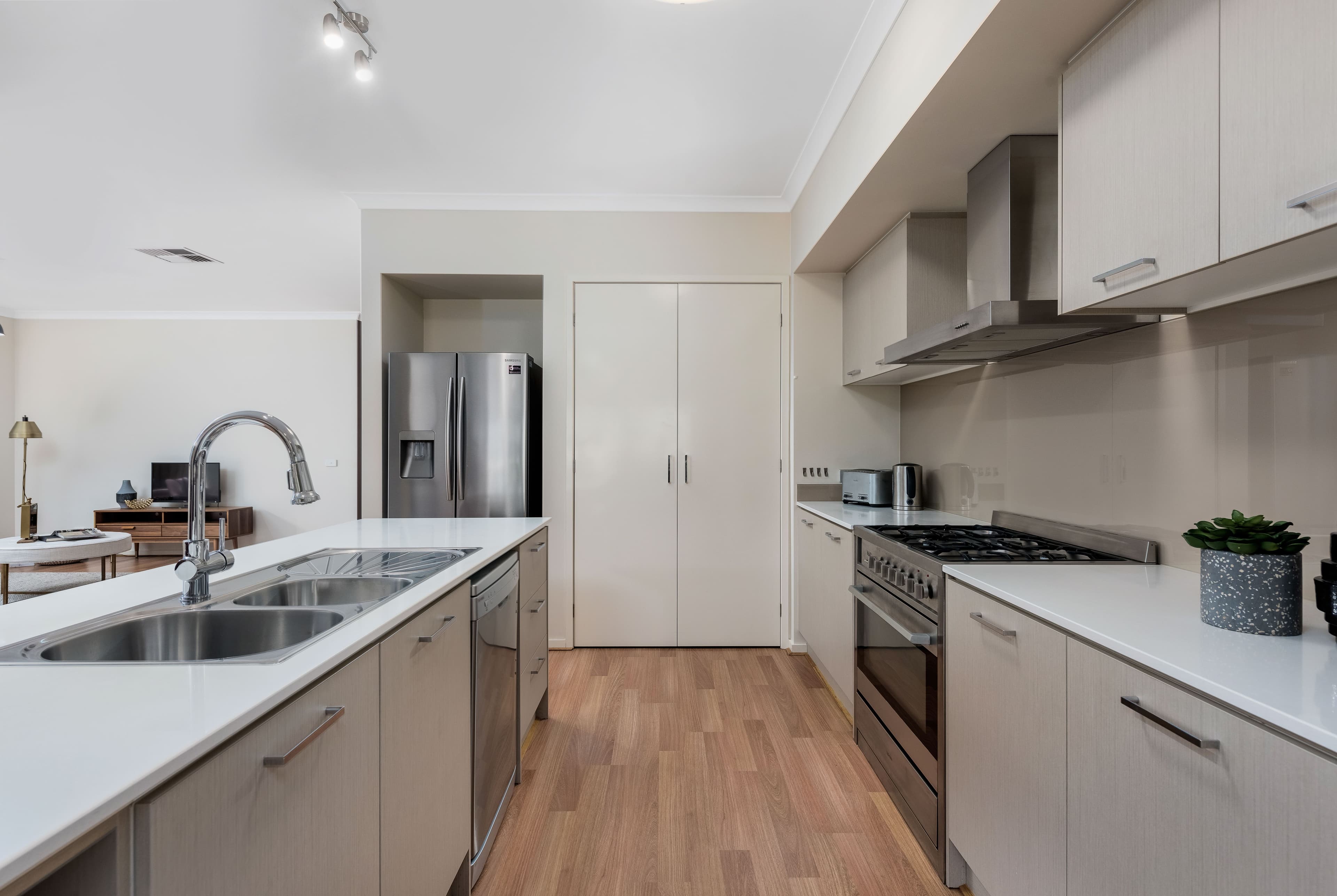 24 Cairn Drive, South Morang VIC 3752, South Morang - Thumbnail 4