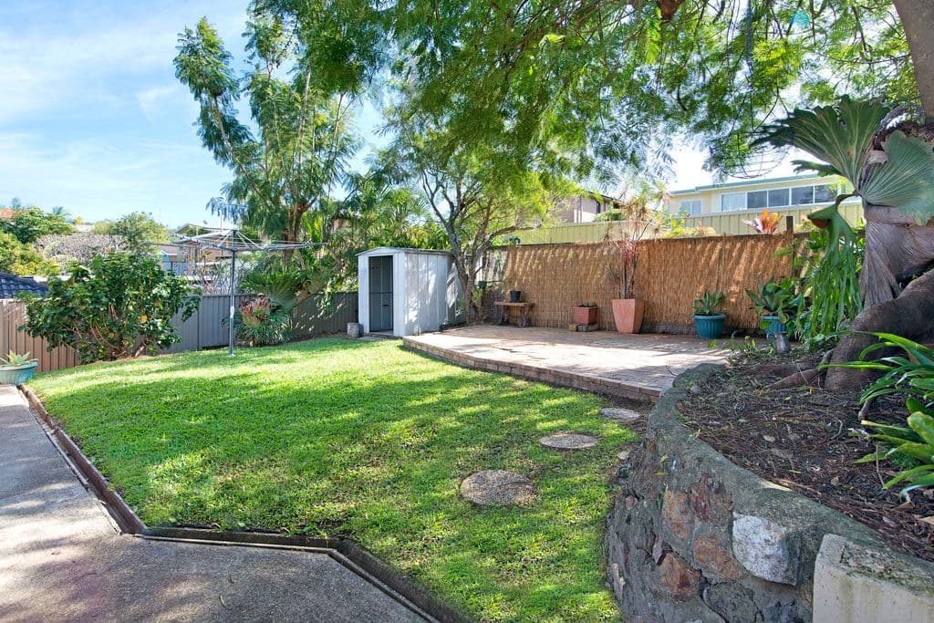 17 Hillcrest Avenue, Tugun QLD 4224, Tugun - Thumbnail 2