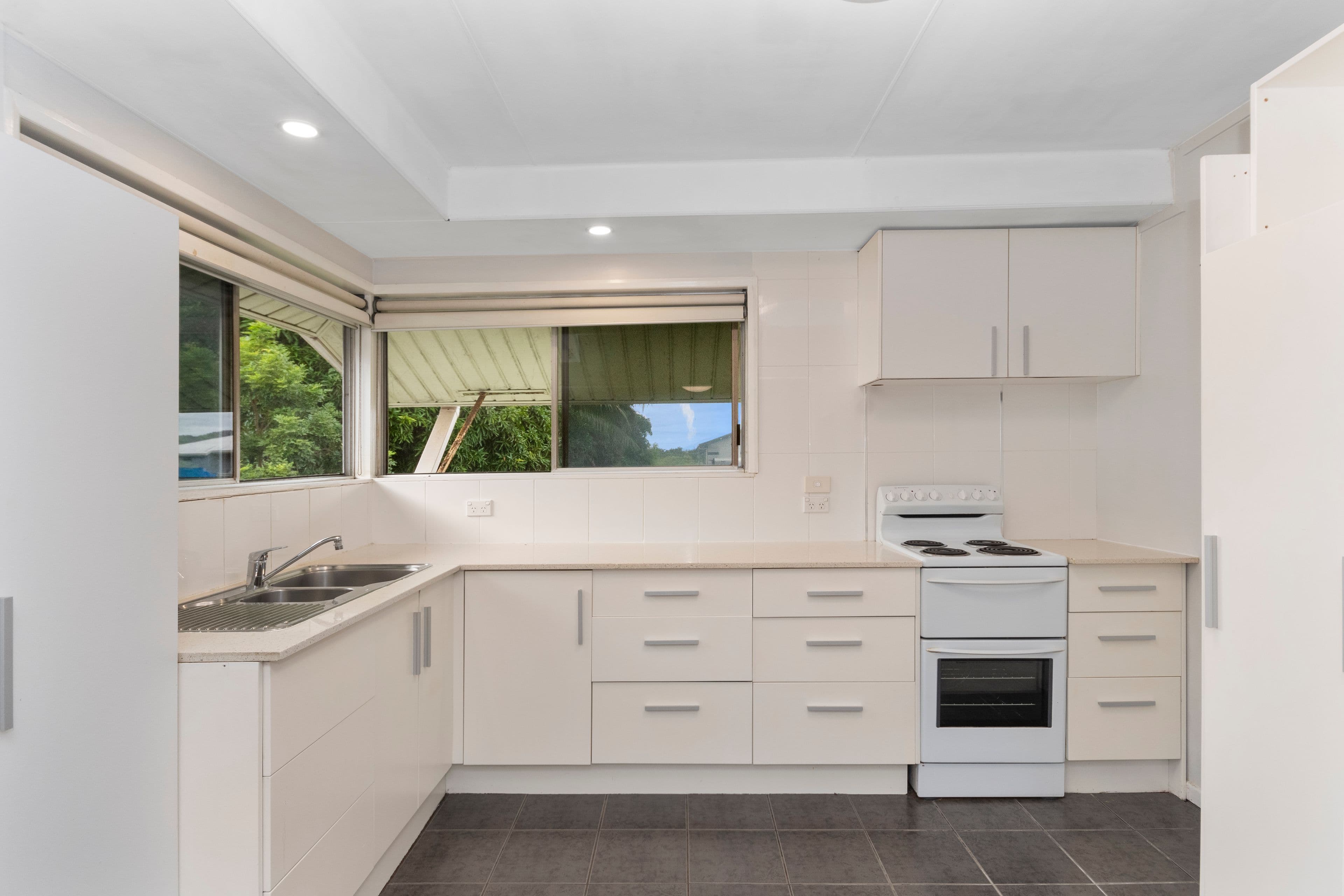 58 Queens Road, Hermit Park QLD 4812, Hermit Park - Thumbnail 6
