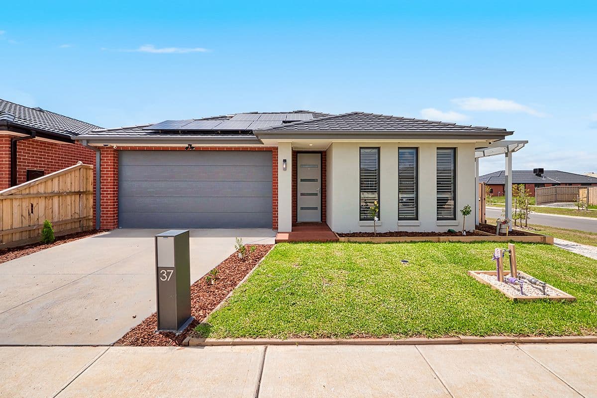 37 Cherokee Parade, Clyde VIC 3978, Clyde - Image 1