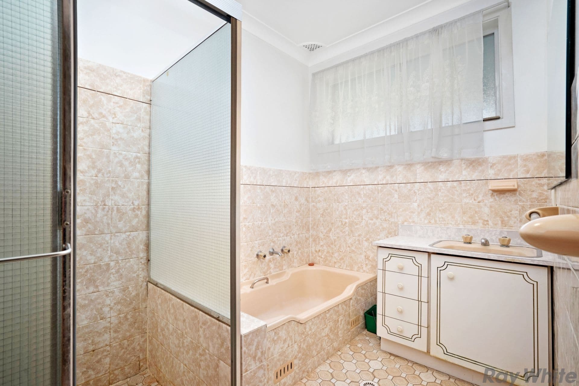 8 Wakehurst Crescent, Metford - Thumbnail 6