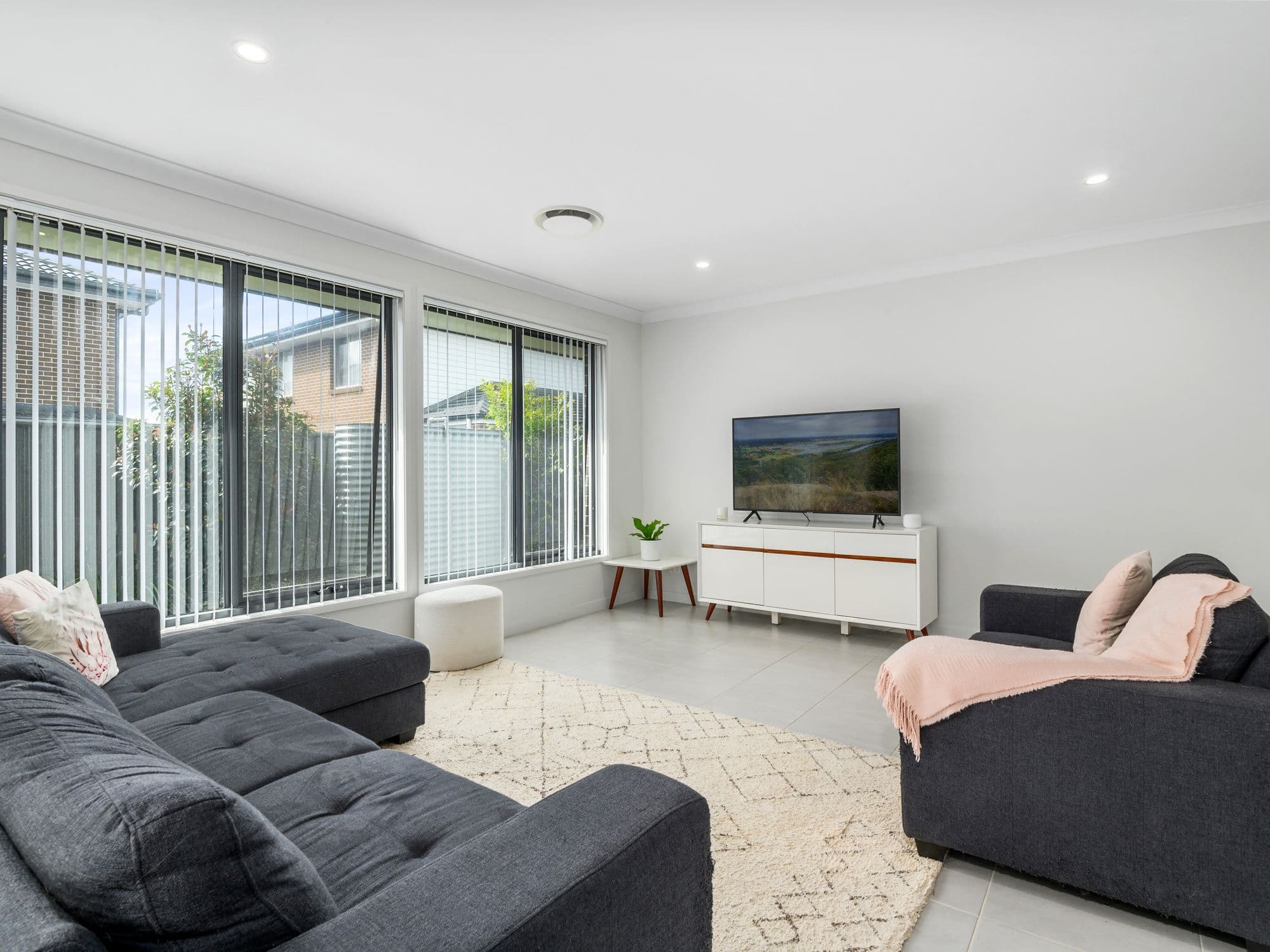 10 Chaffey Street, JORDAN SPRINGS NSW 2747, Jordan Springs - Thumbnail 2