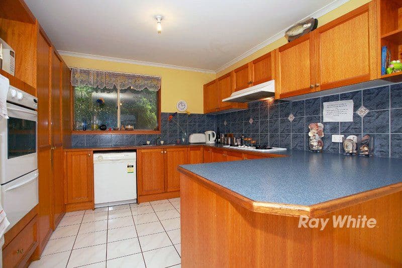 10 Fairhaven Boulevard, CRANBOURNE VIC 3977, Cranbourne West - Thumbnail 2