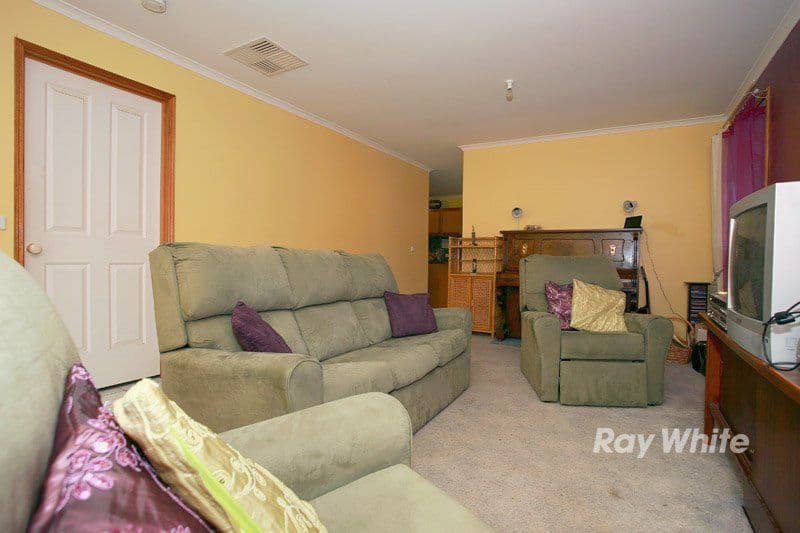 10 Fairhaven Boulevard, CRANBOURNE VIC 3977, Cranbourne West - Thumbnail 4
