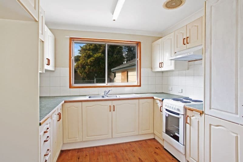 10 Burnham Close, THORNTON NSW 2322, Thornton - Thumbnail 2