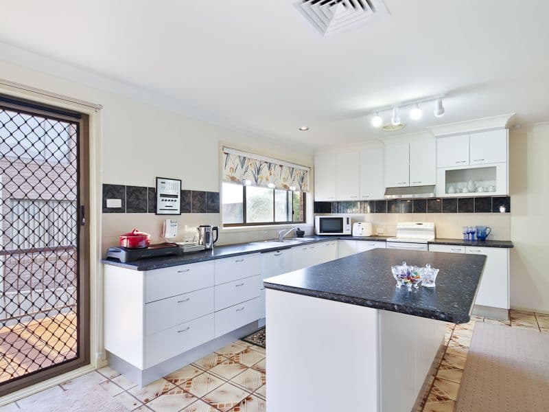 12 CAMBERWARRA Drive, BELMONT NORTH NSW 2280, Belmont North - Thumbnail 8
