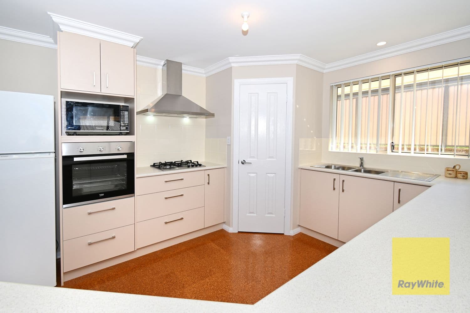 8 Cahill Court, Gledhow WA 6330, Gledhow - Thumbnail 8