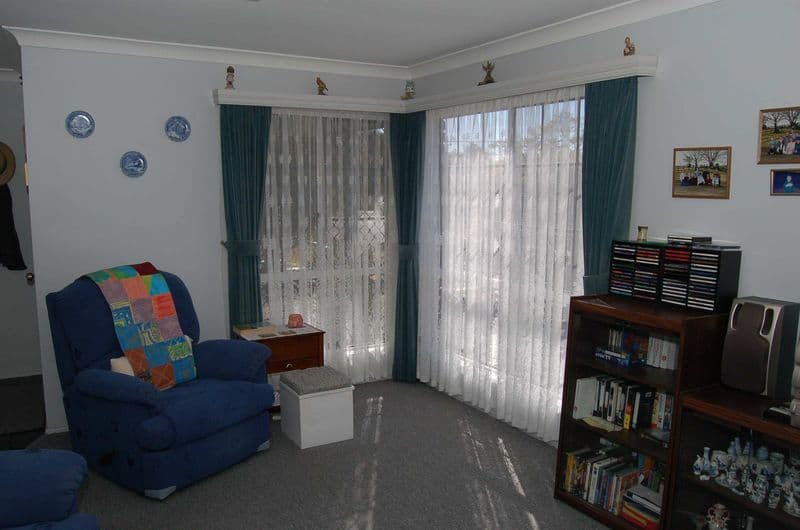 6   Bonhill Court, HILLCREST QLD 4118, Hillcrest - Thumbnail 3