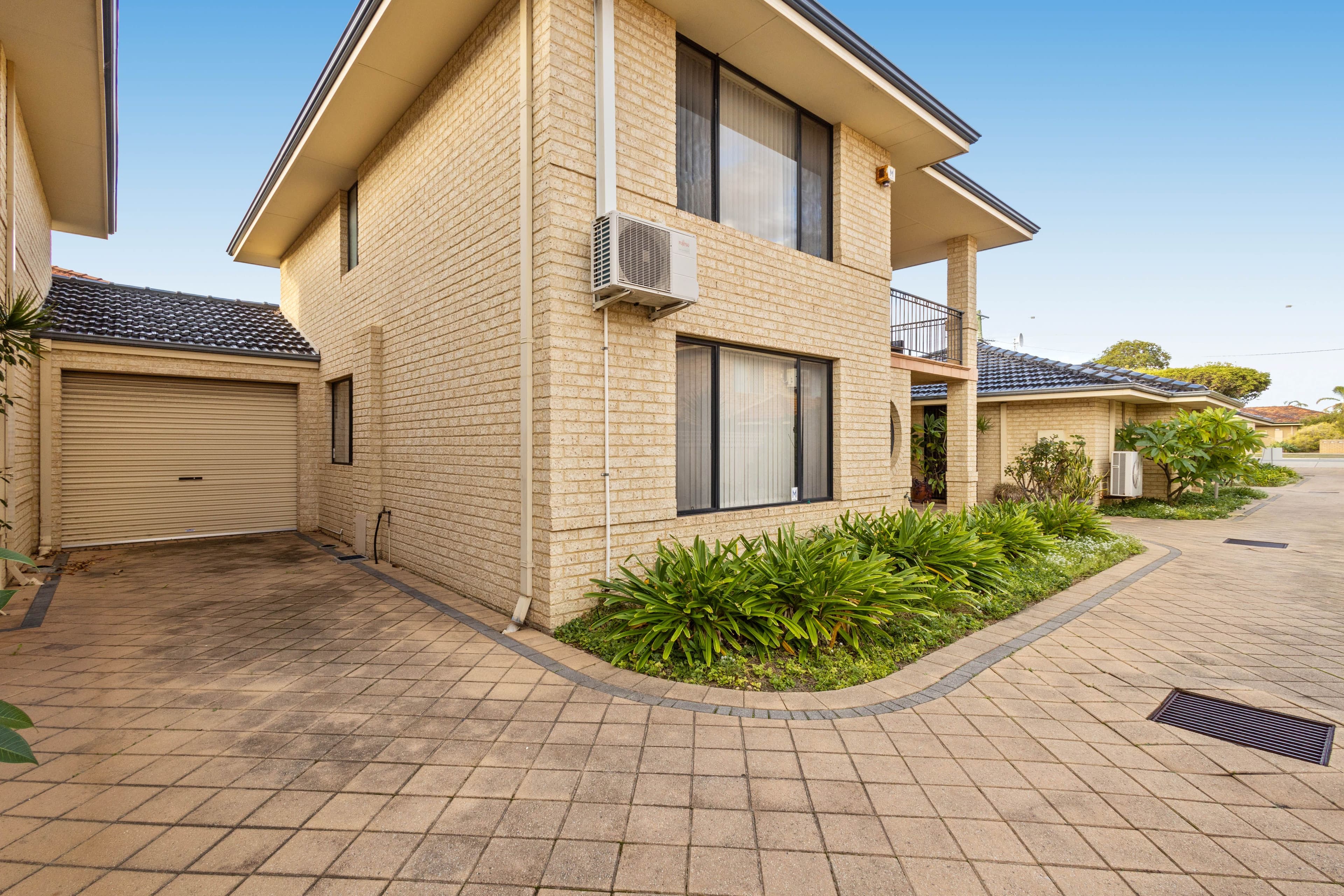 49 Moulden Avenue, Yokine WA 6060, Yokine - Thumbnail 3