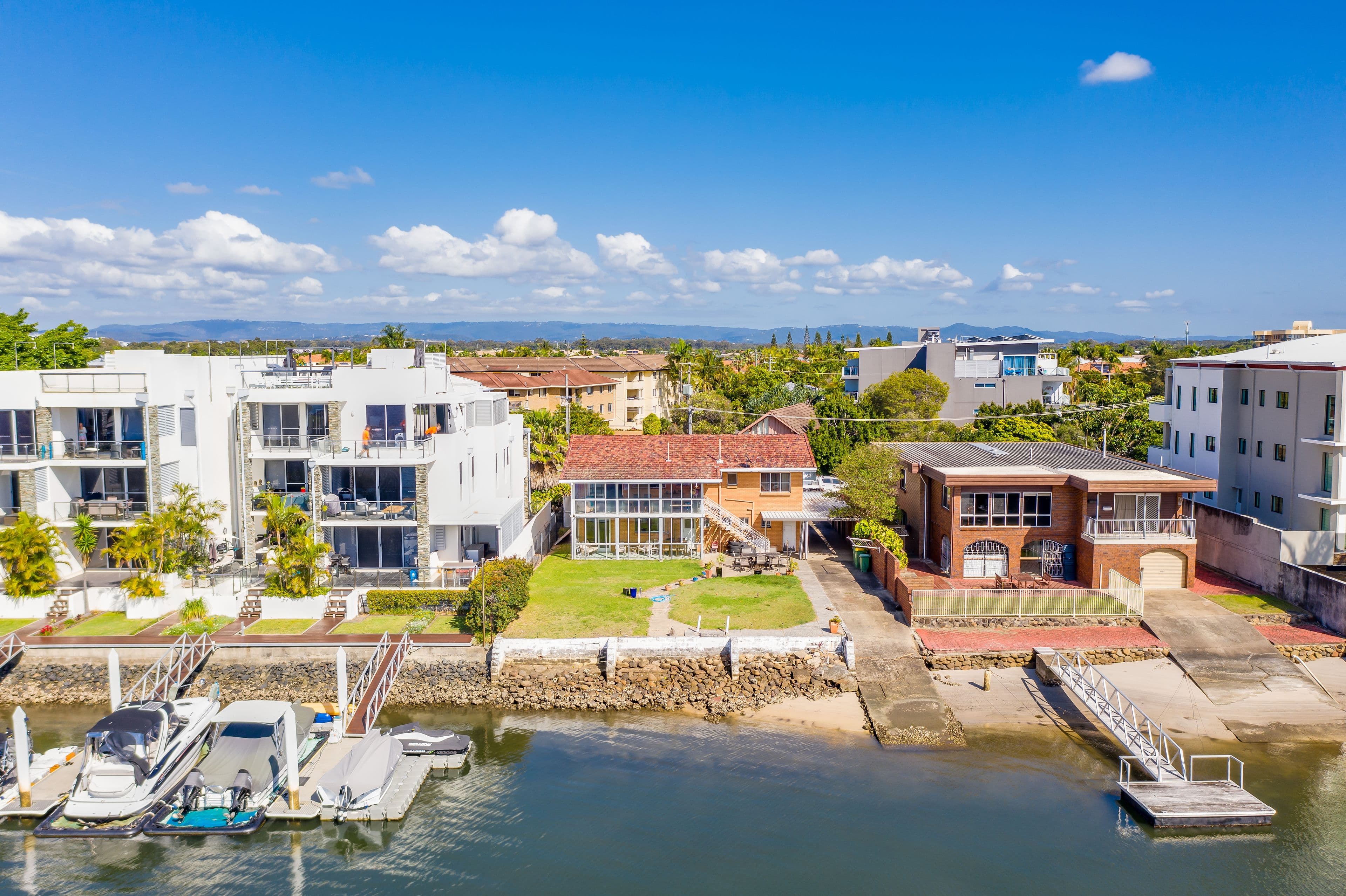 1 Canal Avenue, Runaway Bay QLD 4216, Runaway Bay - Thumbnail 2