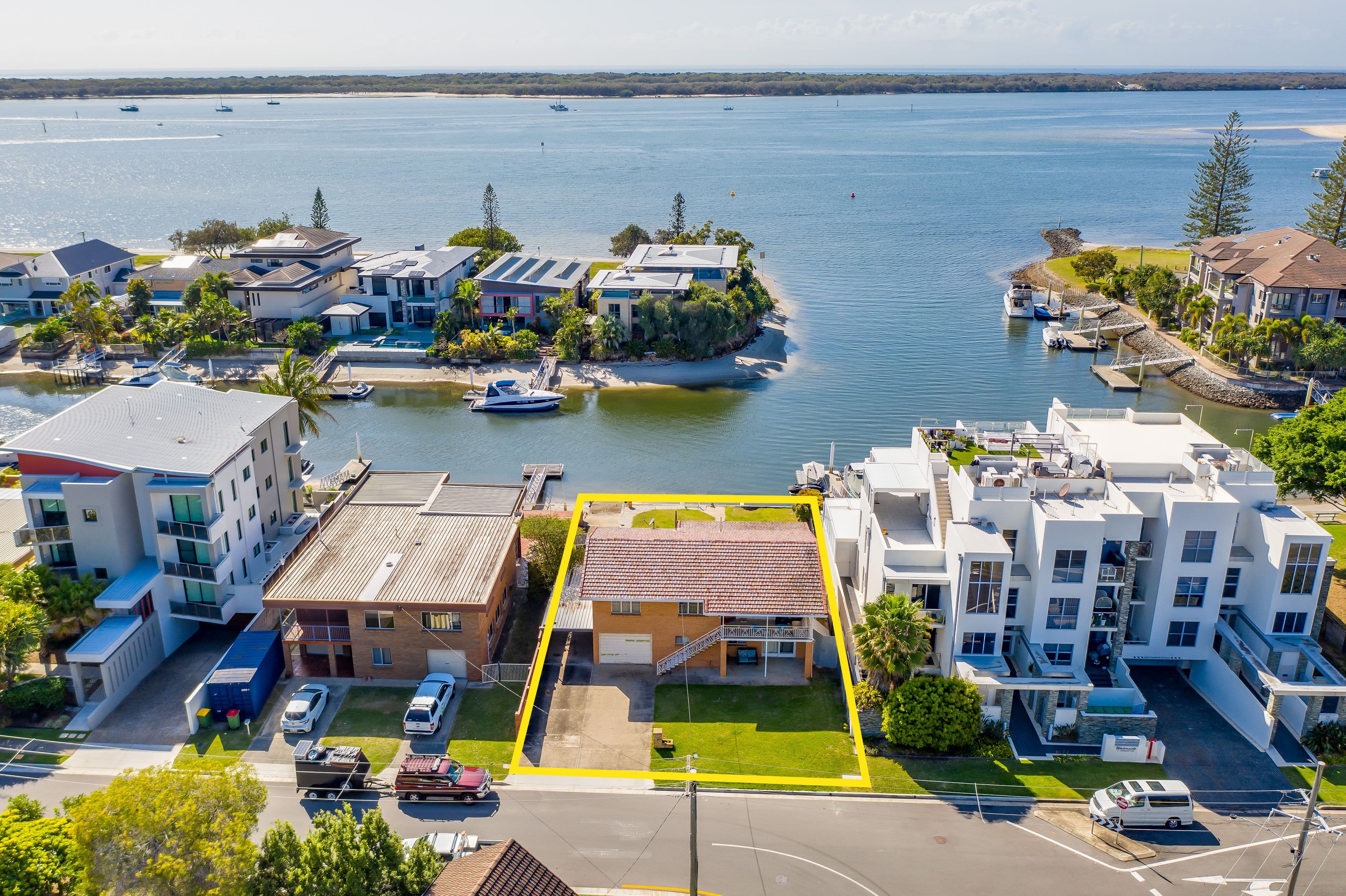 1 Canal Avenue, Runaway Bay QLD 4216, Runaway Bay - Thumbnail 8