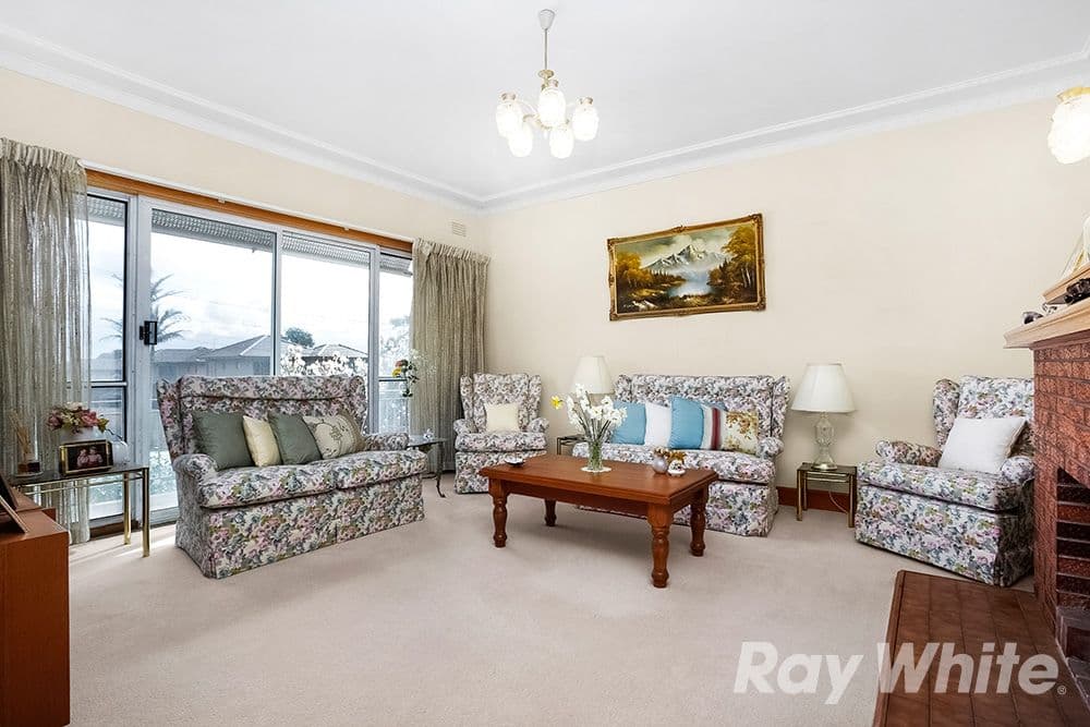18 Gloucester Street, Mount Waverley VIC 3149, Mount Waverley - Thumbnail 5