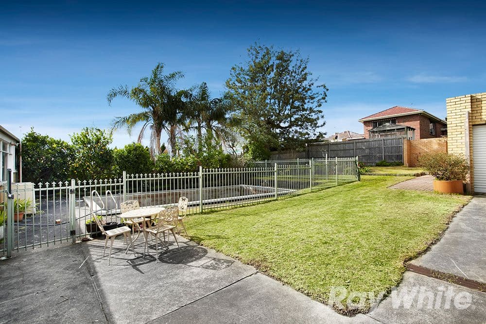 18 Gloucester Street, Mount Waverley VIC 3149, Mount Waverley - Thumbnail 7