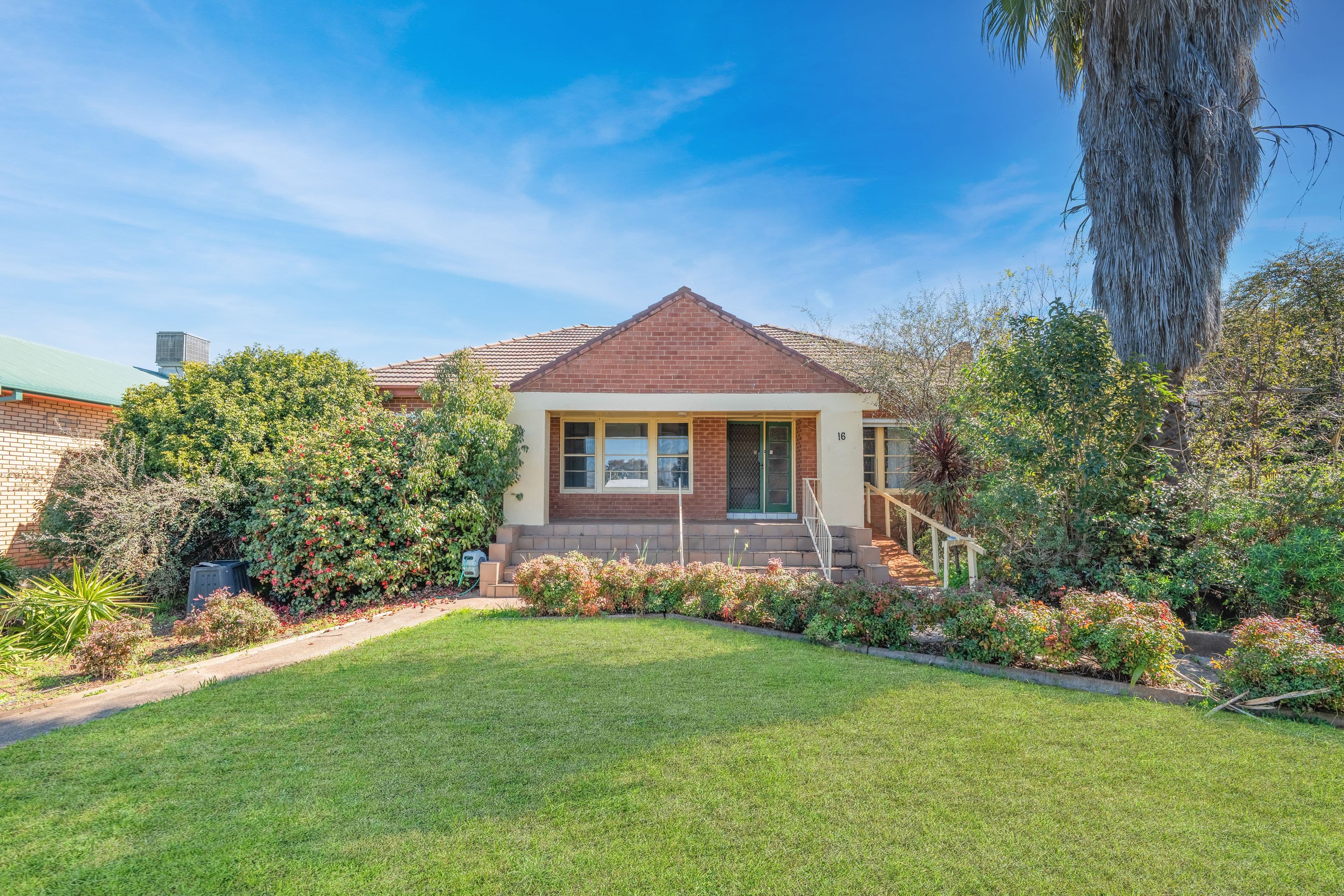 16 Hume Street, Parkes NSW 2870, Parkes - Image 1