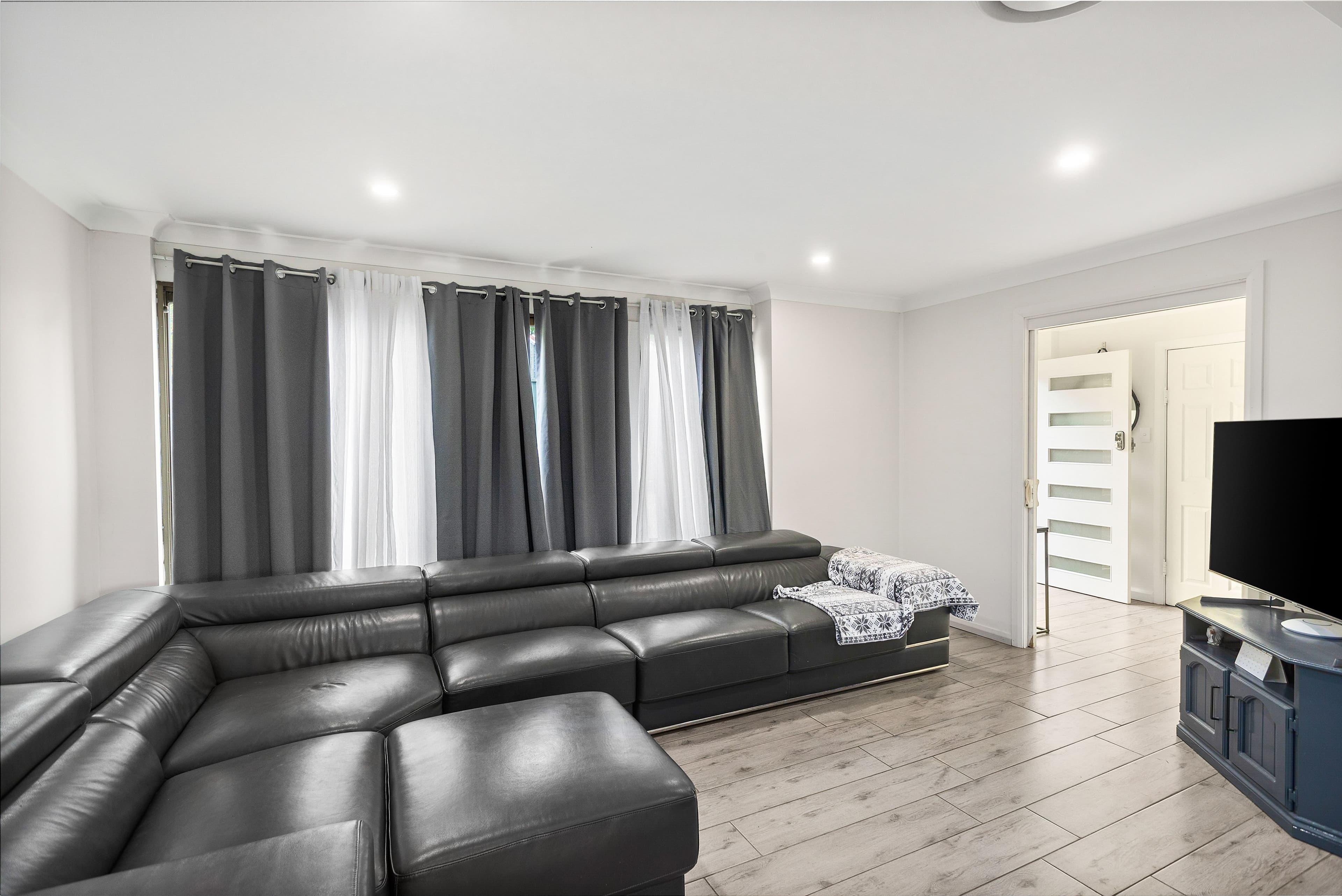 83a Belmore Road, Peakhurst NSW 2210, Peakhurst - Thumbnail 2